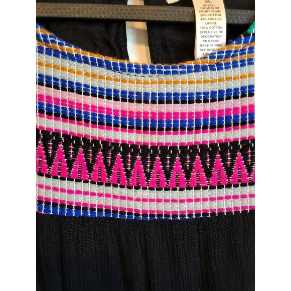 Black Sleeveless Dress with Colorful Ethnic Embroidery - Picture 4 of 7